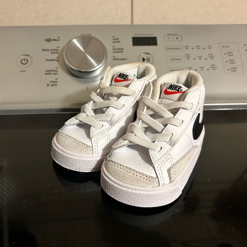 White and black blazers size 4